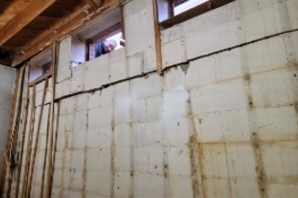 Cracks In Basement Walls | Summit Basement Company | Akron OH