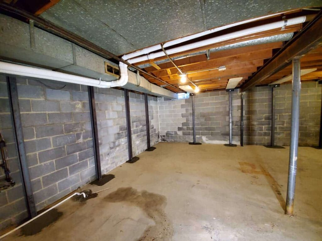 Steel foundation reinforcing